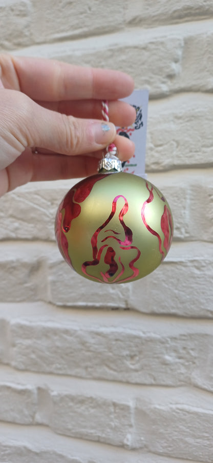 Golden vulvas bauble